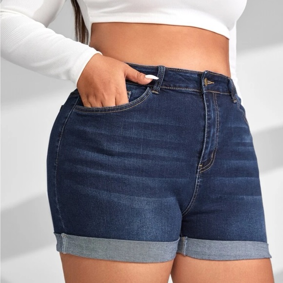 Shein Plus Roll Up Hem Denim Shorts (Used) - Picture 5 of 8